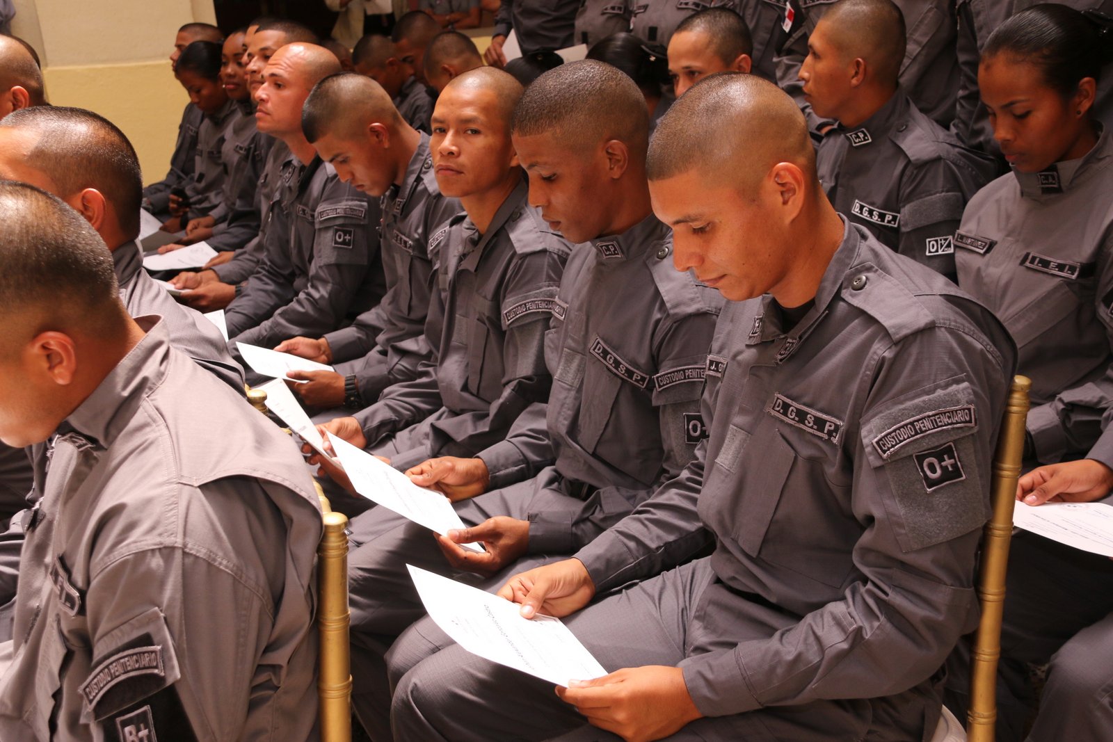 Mingob gradúa a 74 nuevos custodios penitenciarios